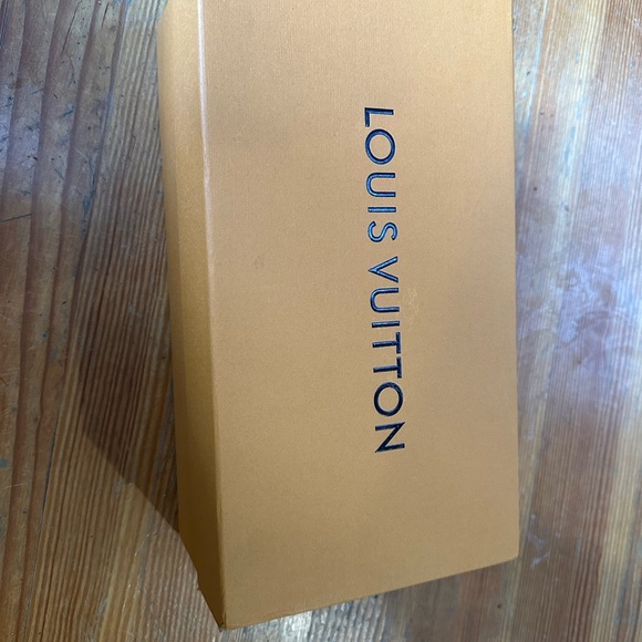 COPY - Louis Vuitton strap sandals - so comfy and fun. - Picture 4 of 5